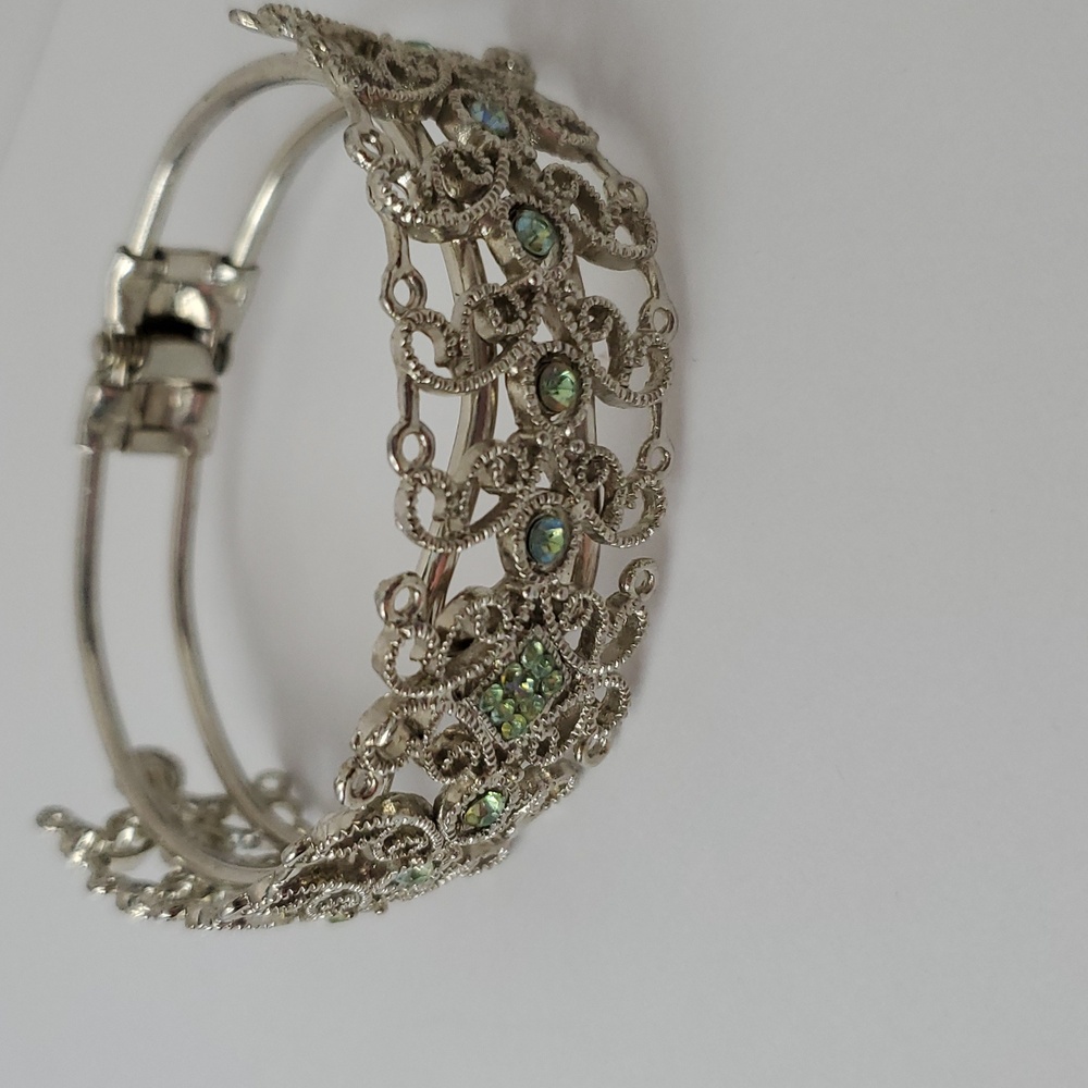 Silver and Green Filigree Bracelet (Costume Jewelry)